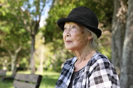 高齢女性　老後の不安