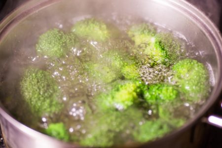 茹でたり蒸すのが腎臓には優しい調理方法