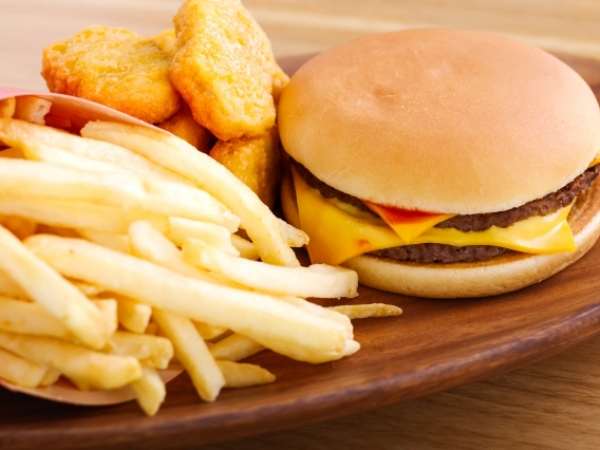 トランス脂肪酸が多いファストフード食品の画像