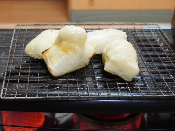 お餅を焼くイメージ画像