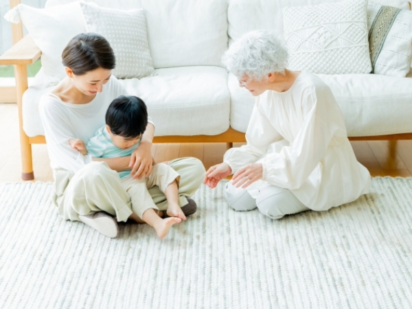 家族団らんのイメージ画像